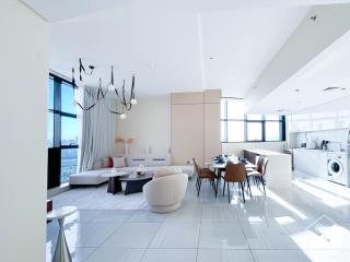 Stylish Stay with Balcony in JVC, O2 Tower - 5