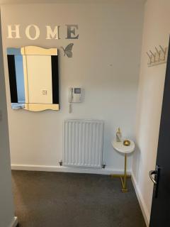 Luxurious Bedroom in One Bed apartment - 5