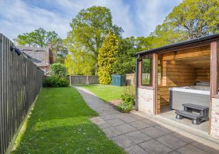 Fox Cottage - - 9