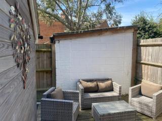 Spacious Southampton City Apartment with Courtyard - Southampton - 8