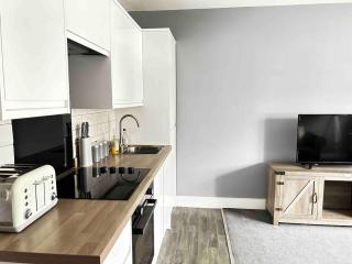 Spacious Southampton City Apartment with Courtyard - Southampton - 7