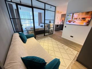 RentNow Cozy Central Apartment Lev Tolstoi 43b with Balcony - Chişinău - 8