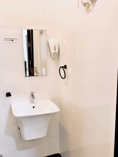 Golden Crystal Hotel - Accra - 1