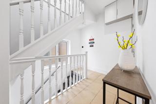 Bright 4BR 2BA Gem in Wembley Harrow - Sleeps 8 - Kenton - 5