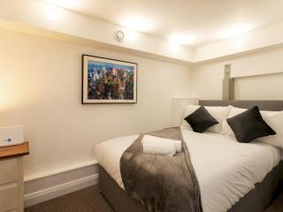 City Stay • 3 Ensuites • SunTerrace • Free Parking Pass the Keys - Nottingham - 7