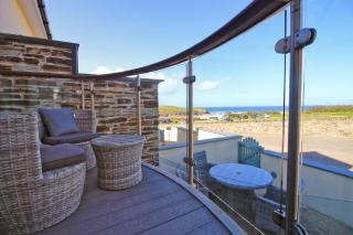 BY THE BEACH, The Quies, Beach House - St Merryn - 9