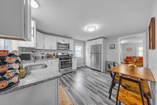 Pet-Friendly 4BR Near Kennywood & Pittsburgh home - West Mifflin - 4