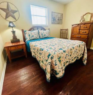 Smoky Mountain Cabin with HOTTUB - Seymour - 5