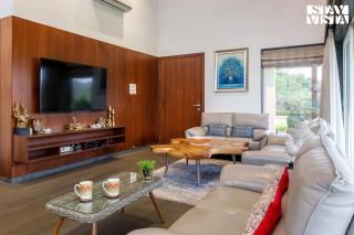 StayVista's The Tavern At Canary Farms - Mountain-View Luxury Mansion with Infinity Pool, Jacuzzi & Games Zone - Lonavala - 5