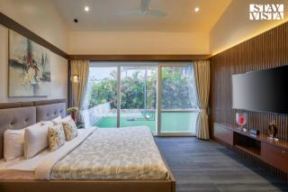 StayVista's The Tavern At Canary Farms - Mountain-View Luxury Mansion with Infinity Pool, Jacuzzi & Games Zone - Lonavala - 4