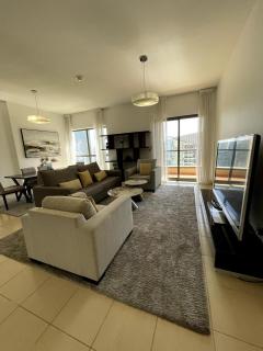 Beachside 2BR Marina Views - 7