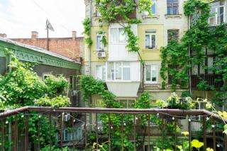 NEW Mezhygirska str, Apartments in historical parts, Podil - Kiev - 9