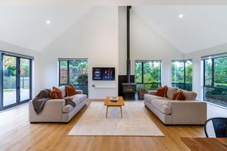 Group Retreat Near Top Wedding Venues plus Games Room - Prebbleton - 3