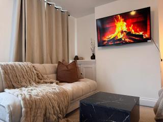 The Cedar - Free Parking, Netflix, Near M1, M69 - Enderby - 4