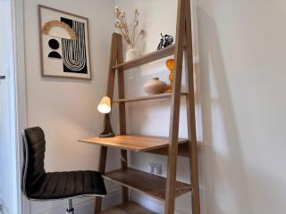 The Cedar - Free Parking, Netflix, Near M1, M69 - Enderby - 1