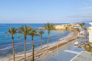 Alpha Seaview Luxury Suite by Estia - 9