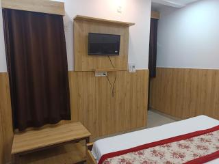 Royal Inn -01 Minute Walk in Nizamuddin Railway Station - New Delhi - 4