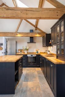 Luxury converted Barn, rural seclusion at foot of The Ridgeway, dog friendly - - 8