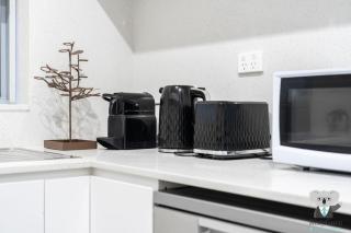 KozyGuru | Homebush West | 3 Bedroom Apt+Parking - Sidney - 2