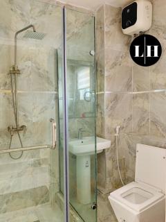 Elegant 3 Bedroom Luxury in Lagos - Lagos - 4