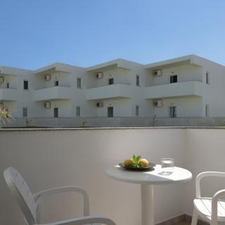 Reina Apartments - 8