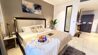 Luxe Jacuzzi Heaven Heights 12th Patio 2 - 6