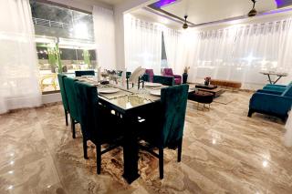 Lakeview Resort - - 4
