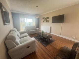 Spacious 3 Bedroom Cottage in Denholm with garden and driveway - Denholm - 0