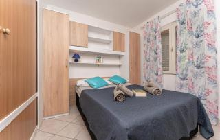 Beautiful Apartment In Pakostane - Pakoštane - 6