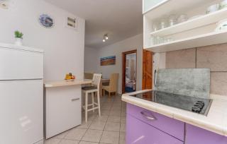 Beautiful Apartment In Pakostane - Pakoštane - 2