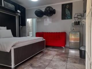 Silent Night Guest House Sunnyside Pretoria - Pretoria - 6