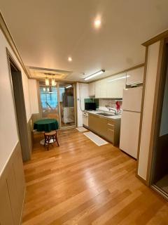 5min walk to Subway line 7 - 4