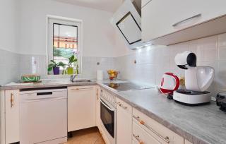 Awesome Apartment In Lovran With Wifi - Lovran - 6
