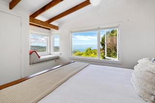 Piha - City Escape, Piha Holiday Home - 1