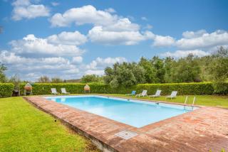 Tuscan Style Apartment, Shared Pool - 0
