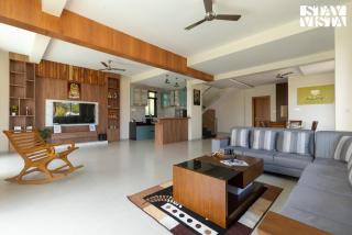 StayVista at Brick & Beam with Private Plunge Pool, Lawn, BBQ and Bonfire - Panchgani - 6