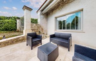 Lovely Home In Les Leves Et Thoumeyra - 1