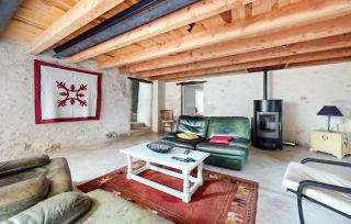 Lovely Home In Les Leves Et Thoumeyra - 6