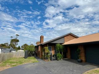 Beach Road Retreat - Torquay - 6