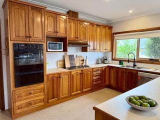 Beach Road Retreat - Torquay - 1