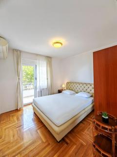 The rising sun-Stylish Sea View Apartment - Budua - 5