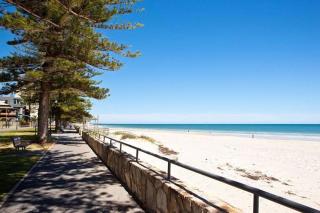 Beach Retreat Glenelg - Glenelg - 1