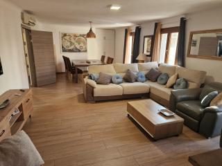 newly renovated Large villa with garden - Castelló d'Empúries - 8