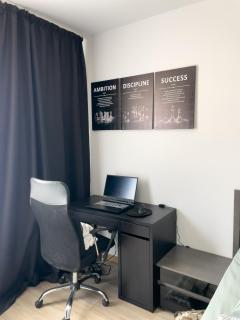 Casa Vista Premium 2BR Apartment with Free Parking - 1