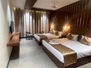 Hyders Mahal & Hotel - 1