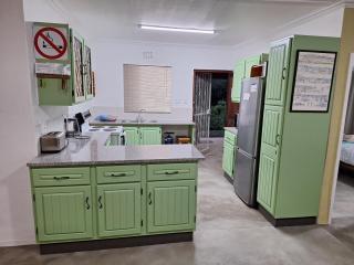 L Chiam Self-Catering Cottage - Winterton - 3