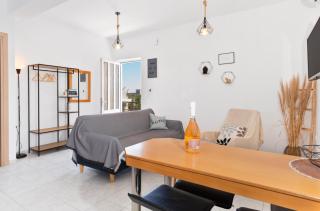 Marvinas seaside apartments, GAIA apartment & HYDOR jacuzzi apartment - Kremasti - 6