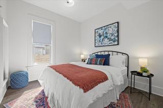Stylish Home w/Fire Pit | Near Downtown & Weddings - Oconomowoc - 6