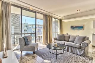 Harbour Bridge Apartment on Waterfront Canal - 5