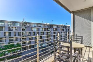 Harbour Bridge Apartment on Waterfront Canal - 7